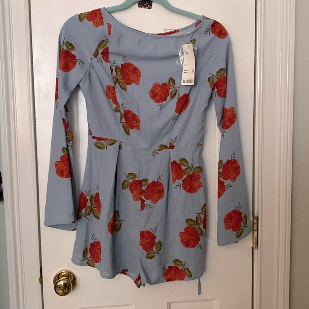 #19 NWT Urban Outfitters Floral Rompwe